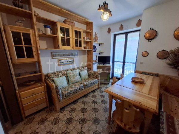 appartamento in vendita a Roburent in zona San Giacomo