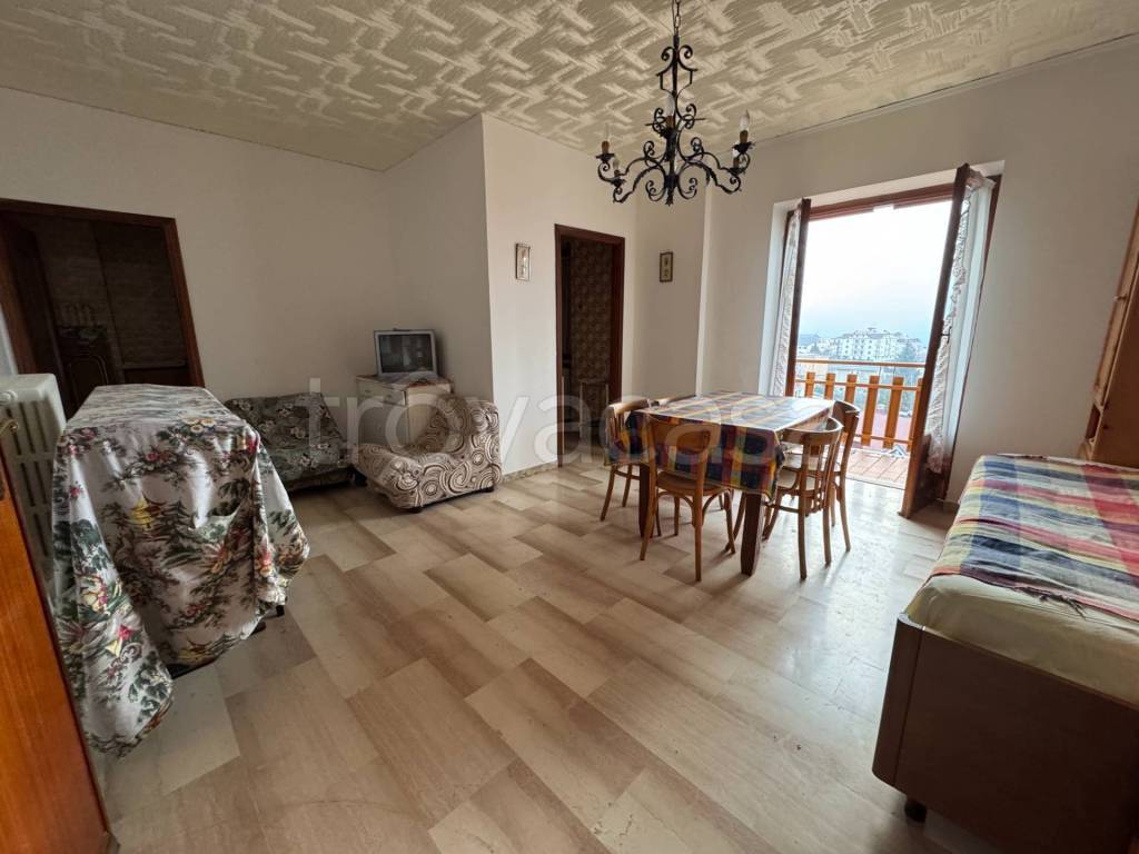 appartamento in vendita a Roburent in zona San Giacomo