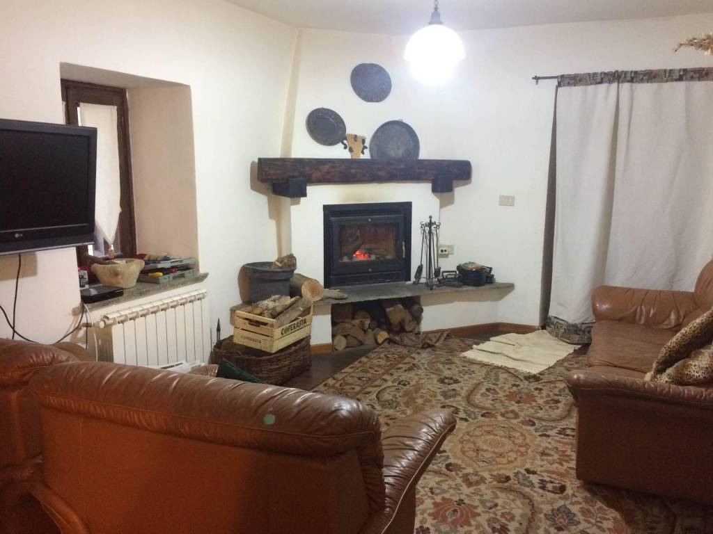 appartamento in vendita a Roburent in zona San Giacomo