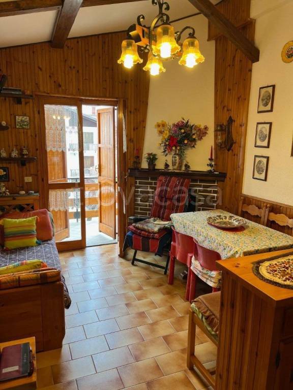 appartamento in vendita a Roburent in zona San Giacomo
