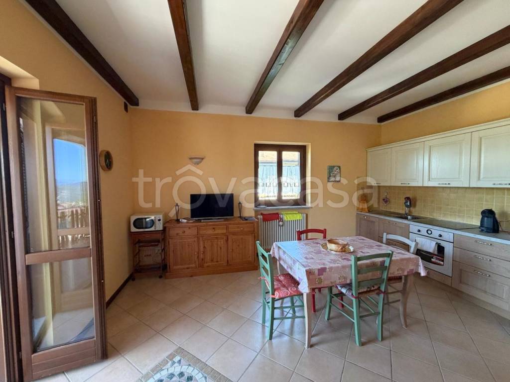appartamento in vendita a Roburent in zona San Giacomo