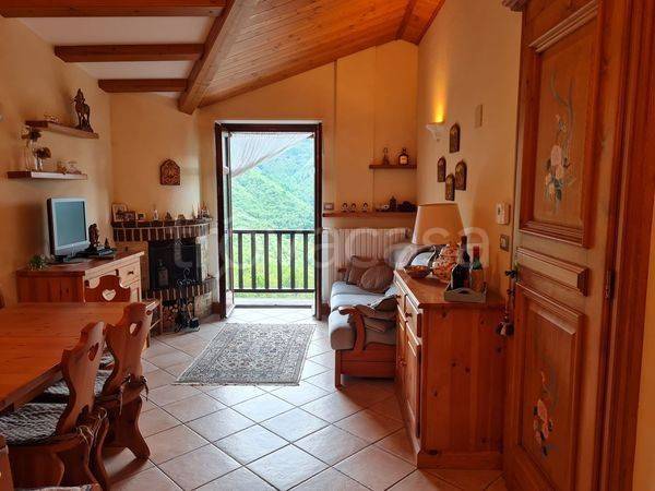 appartamento in vendita a Roburent in zona San Giacomo