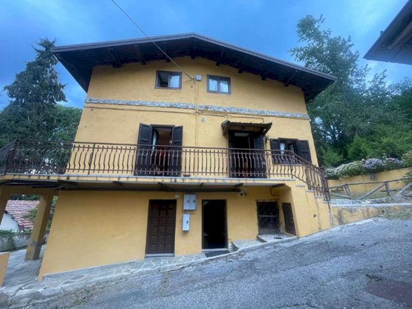 casa indipendente in vendita a Roburent in zona San Giacomo