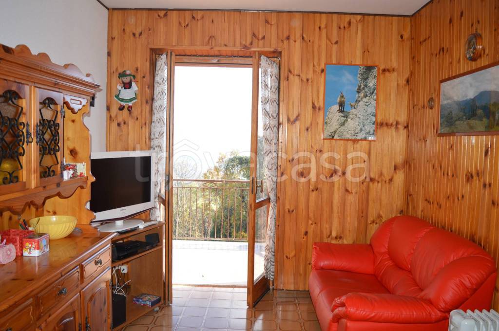 appartamento in vendita a Roburent in zona San Giacomo