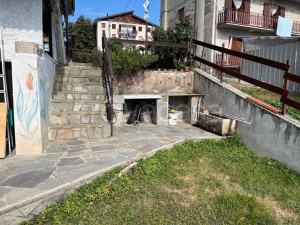 appartamento in vendita a Roburent in zona San Giacomo