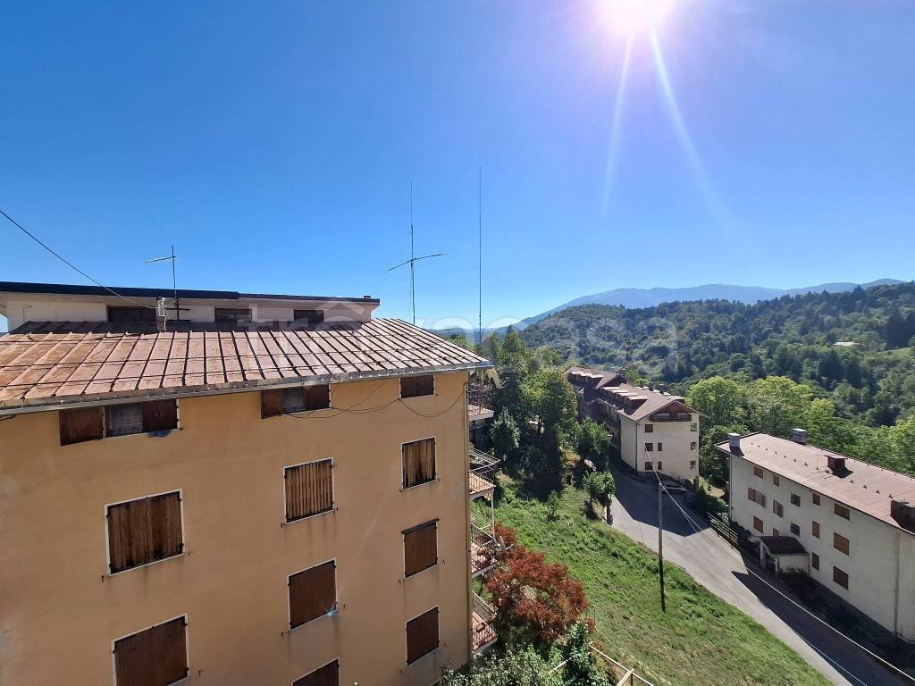 appartamento in vendita a Roburent in zona San Giacomo