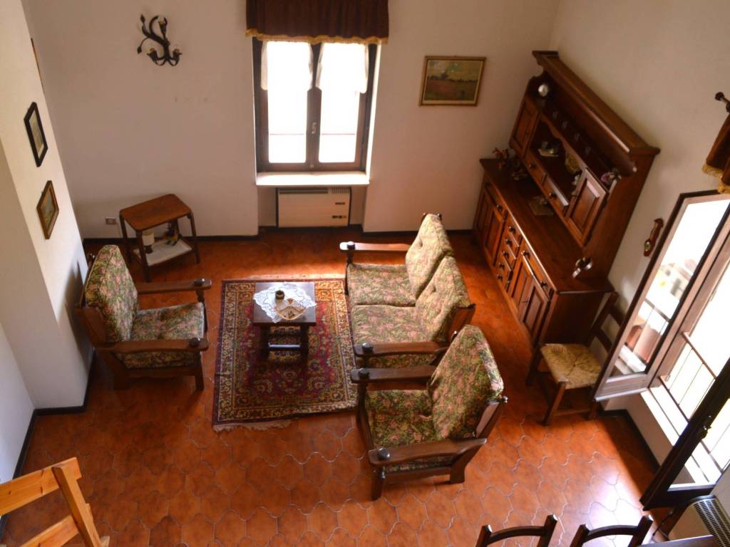 appartamento in vendita a Roburent