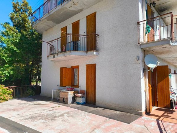 appartamento in vendita a Roburent in zona San Giacomo