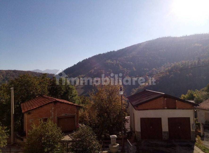 appartamento in vendita a Roburent in zona Cardini