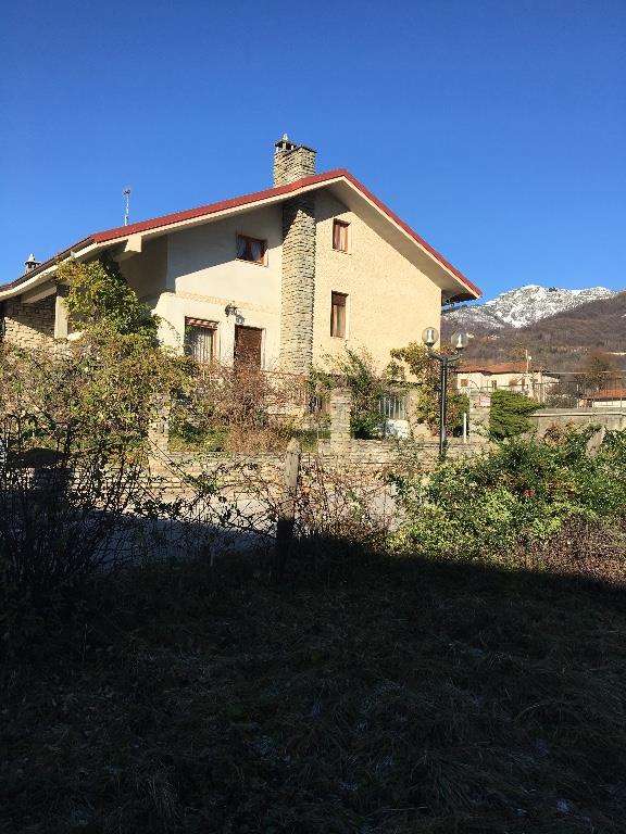 casa indipendente in vendita a Roccabruna