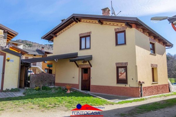 casa indipendente in vendita a Roccabruna in zona Viale