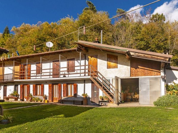 casale in vendita a Roccabruna in zona Balanzone