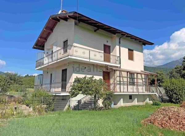 casa indipendente in vendita a Roccabruna