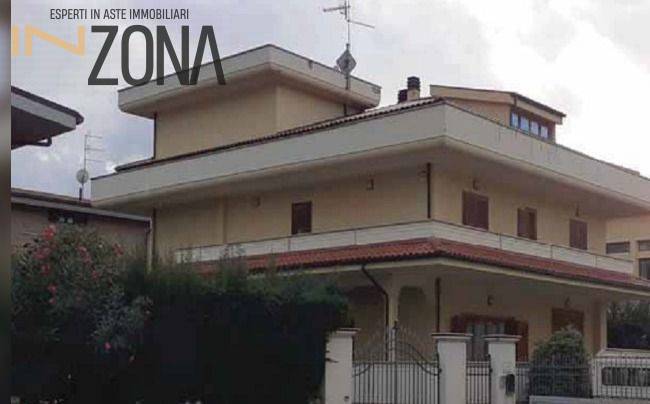 casa indipendente in vendita ad Alba Adriatica