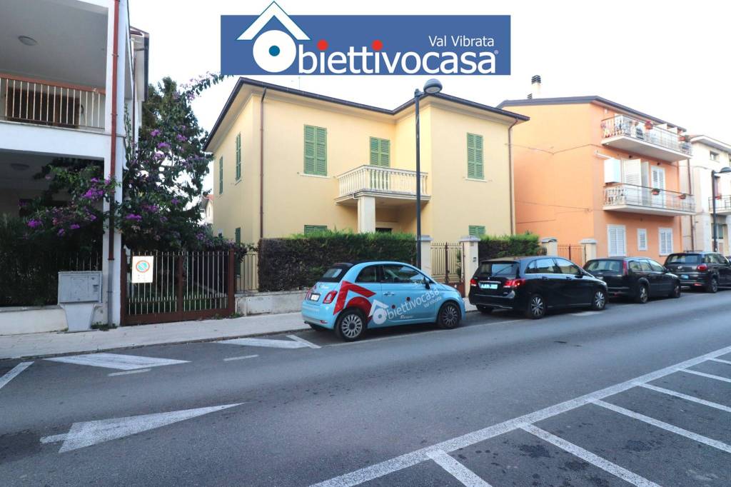 casa indipendente in vendita ad Alba Adriatica