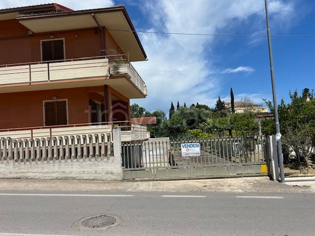 casa indipendente in vendita ad Alba Adriatica