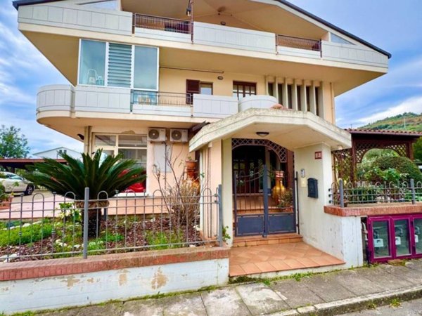 casa indipendente in vendita ad Alba Adriatica