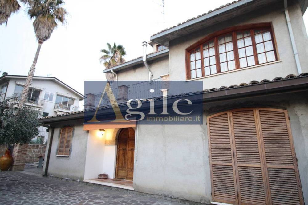 casa indipendente in vendita ad Alba Adriatica