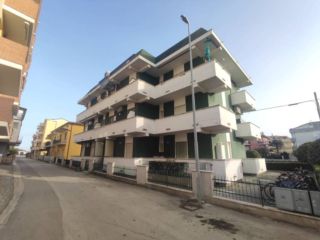 casa indipendente in vendita ad Alba Adriatica