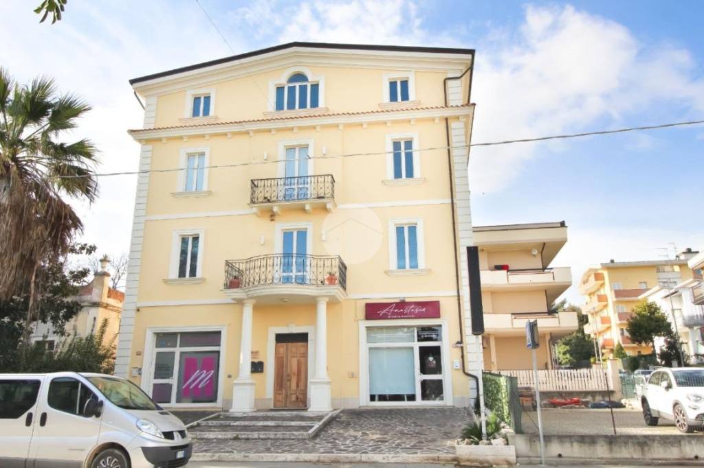 casa indipendente in vendita ad Alba Adriatica