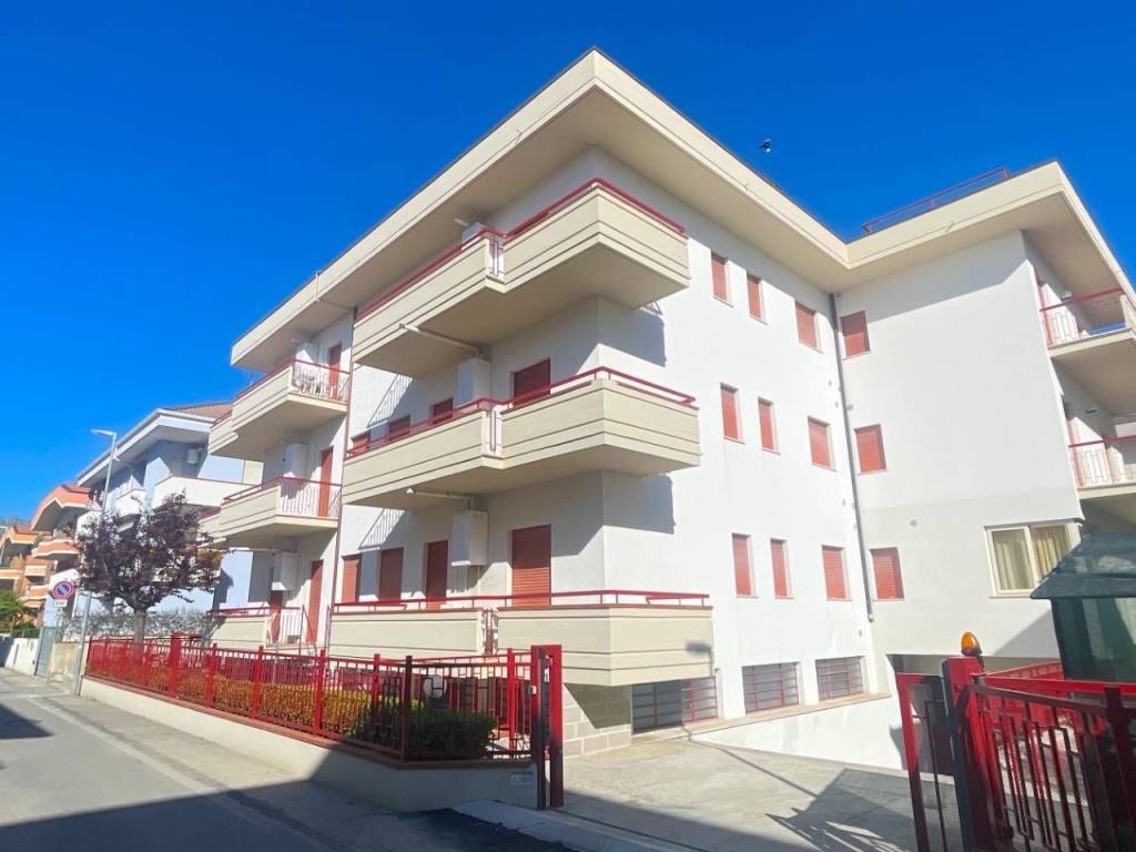 appartamento in vendita ad Alba Adriatica