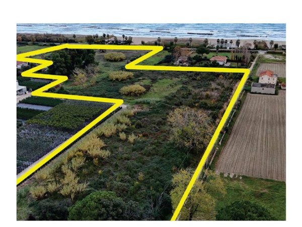 terreno edificabile in vendita ad Alba Adriatica