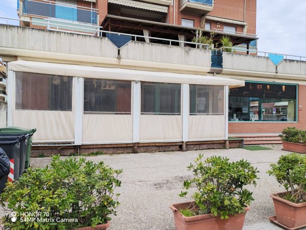 locale commerciale in vendita ad Alba Adriatica