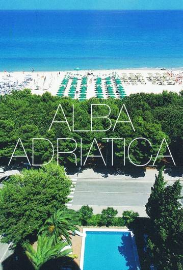 locale commerciale in vendita ad Alba Adriatica