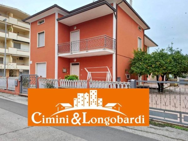 casa indipendente in vendita ad Alba Adriatica