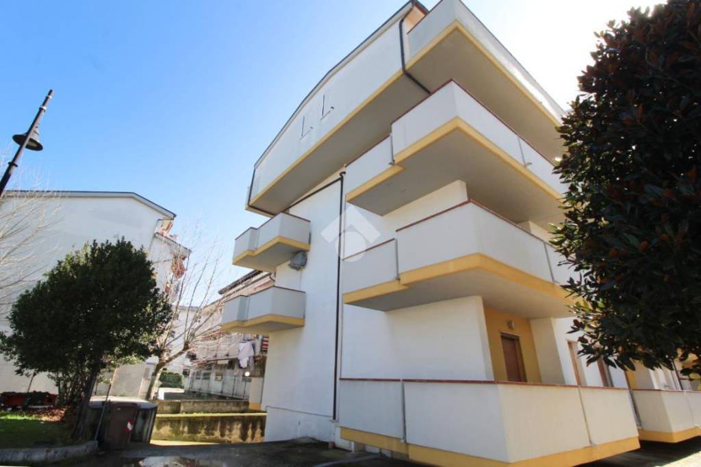 appartamento in vendita ad Alba Adriatica