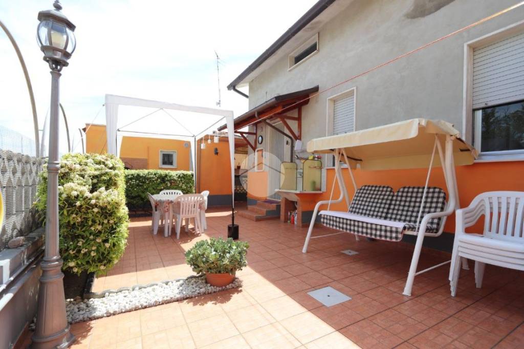 casa indipendente in vendita ad Alba Adriatica