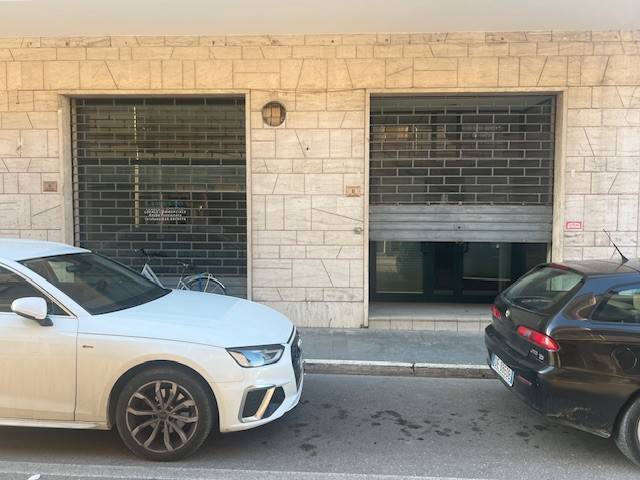 locale commerciale in vendita ad Alba Adriatica