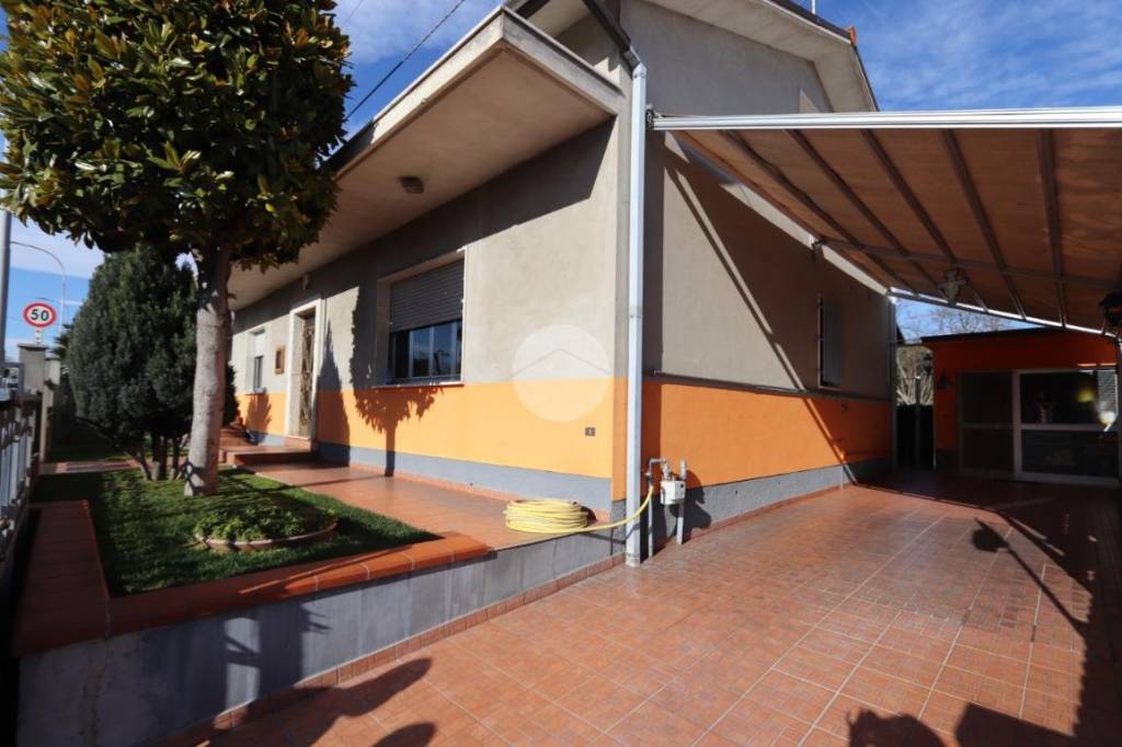 casa indipendente in vendita ad Alba Adriatica