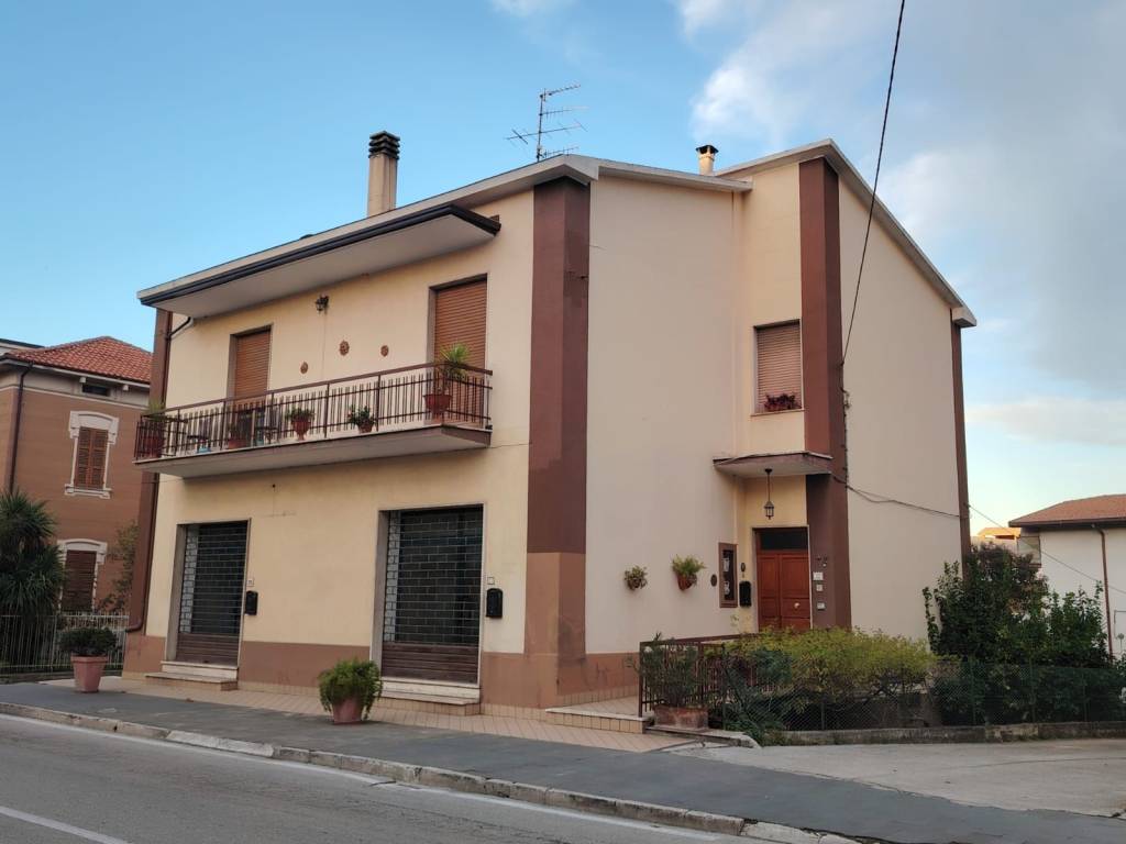 casa indipendente in vendita ad Alba Adriatica