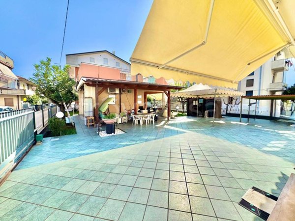 casa indipendente in vendita ad Alba Adriatica