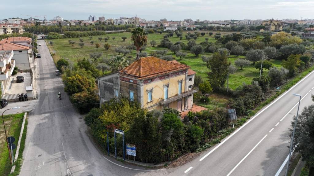 villa in vendita ad Alba Adriatica
