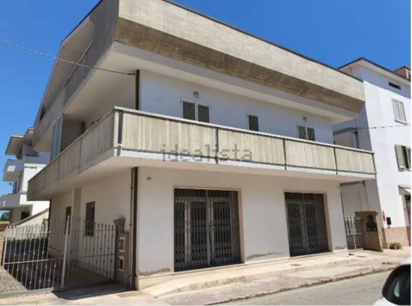 locale commerciale in vendita ad Alba Adriatica