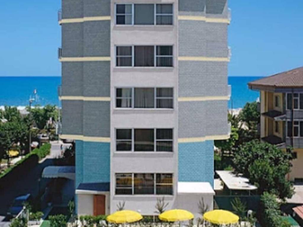 negozio in vendita ad Alba Adriatica