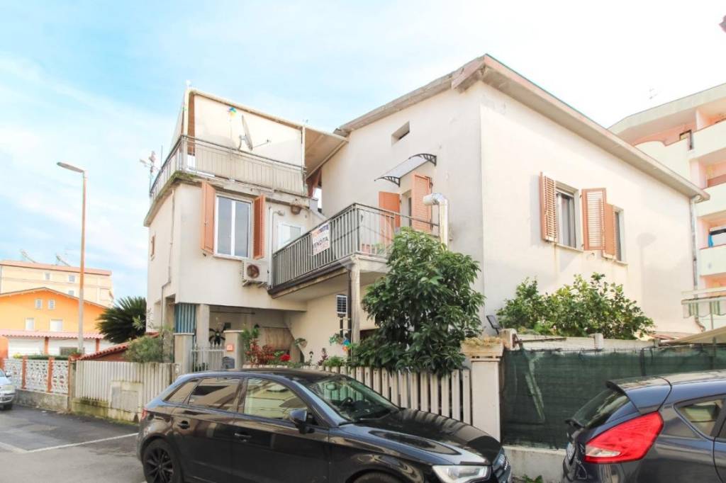 casa indipendente in vendita ad Alba Adriatica