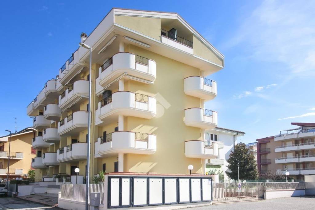 appartamento in vendita ad Alba Adriatica