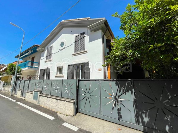 casa indipendente in vendita ad Alba Adriatica