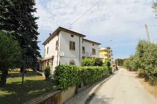 casa indipendente in vendita ad Alba Adriatica