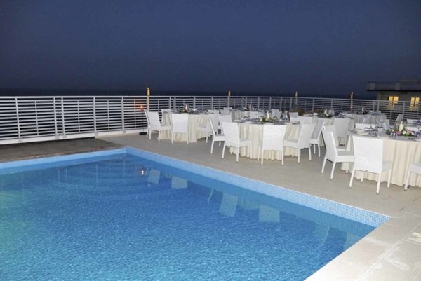 negozio in vendita ad Alba Adriatica