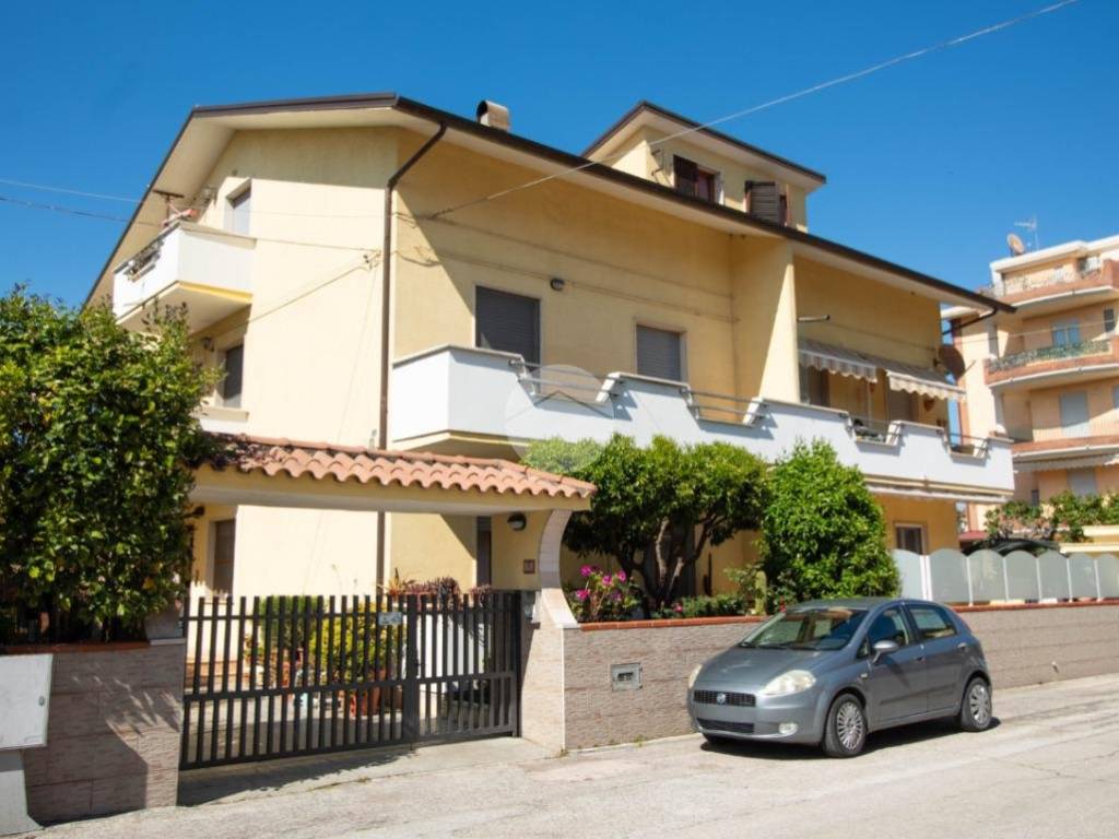casa indipendente in vendita ad Alba Adriatica