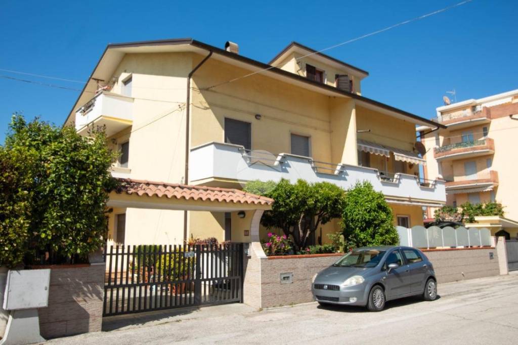 casa indipendente in vendita ad Alba Adriatica