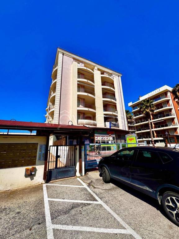 appartamento in vendita ad Alba Adriatica