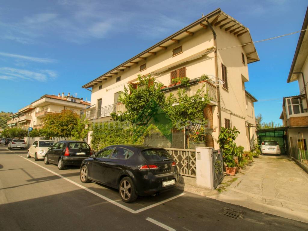 casa indipendente in vendita ad Alba Adriatica