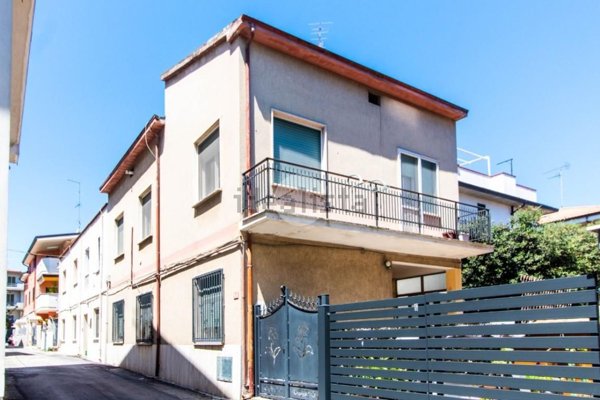 casa indipendente in vendita ad Alba Adriatica