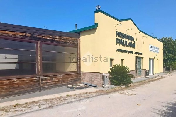locale commerciale in vendita ad Alba Adriatica