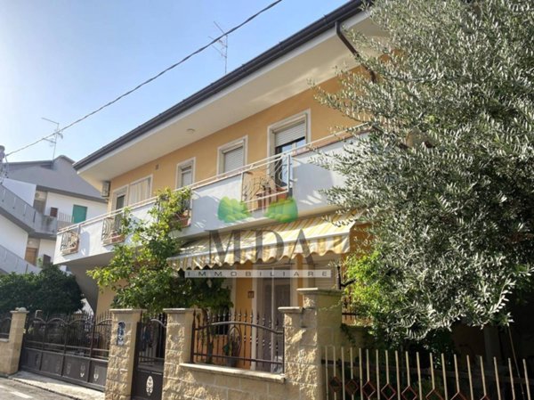 casa indipendente in vendita ad Alba Adriatica